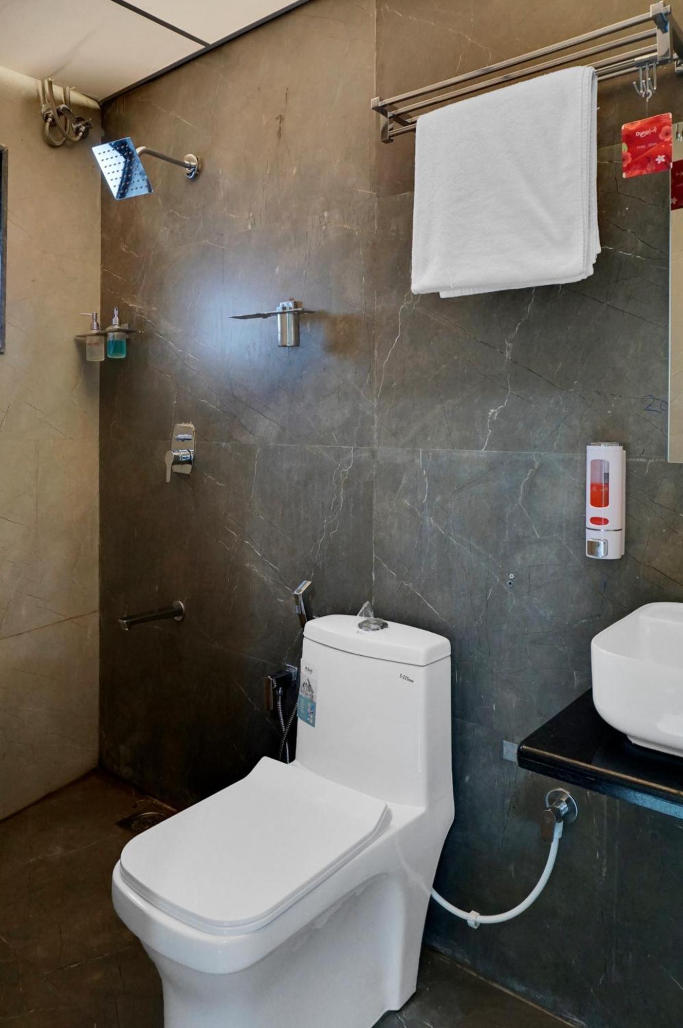 Hotel Sayba Executive Pune Zewnętrze zdjęcie